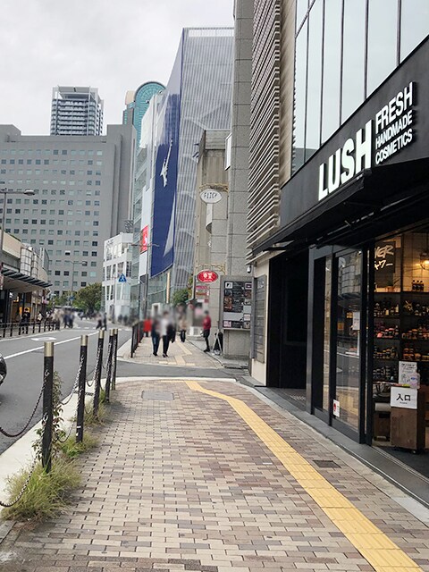 アリシアクリニック 梅田院の行き方（阪急電車・梅田駅の茶屋町口から）4