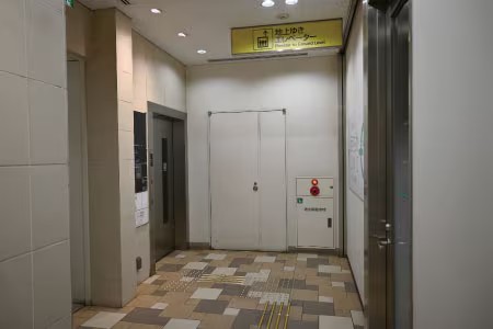 湘南美容クリニック 新宿南口院の行き方（新宿三丁目駅から）3